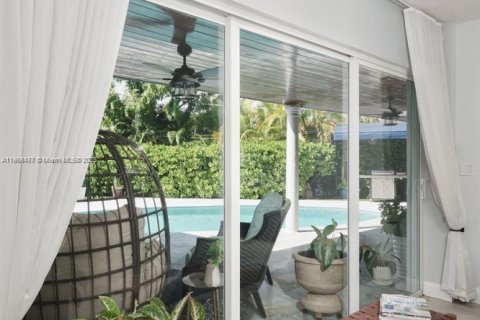 Снять в аренду виллу или дом в Майами-Шорс, Флорида 3 спальни, 203.55м2, № 1965791 - фото 20