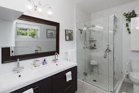 Снять в аренду виллу или дом в Майами-Шорс, Флорида 3 спальни, 203.55м2, № 1965791 - фото 23