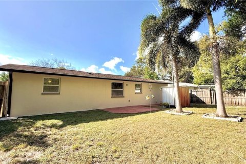 Villa ou maison à louer à Port Richey, Floride: 2 chambres, 79.62 m2 № 2436983 - photo 30