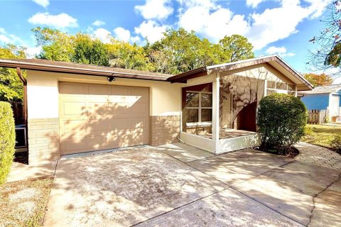 Villa ou maison à louer à Port Richey, Floride: 2 chambres, 79.62 m2 № 2436983 - photo 2