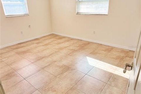 Villa ou maison à louer à Port Richey, Floride: 2 chambres, 79.62 m2 № 2436983 - photo 17