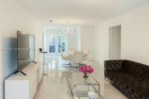 Villa ou maison à vendre à Cutler Bay, Floride: 3 chambres, 136.47 m2 № 2282948 - photo 2