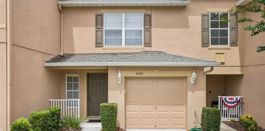 Townhouse in Oviedo, Florida 2 bedrooms, 124.86 sq.m. № 2238651