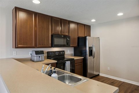 Townhouse in Oviedo, Florida 2 bedrooms, 124.86 sq.m. № 2238651 - photo 10