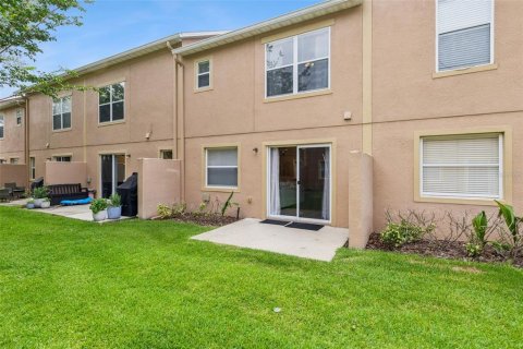 Townhouse in Oviedo, Florida 2 bedrooms, 124.86 sq.m. № 2238651 - photo 25