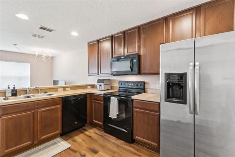Townhouse in Oviedo, Florida 2 bedrooms, 124.86 sq.m. № 2238651 - photo 9