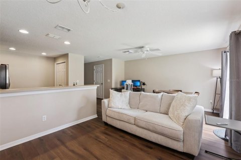 Townhouse in Oviedo, Florida 2 bedrooms, 124.86 sq.m. № 2238651 - photo 4