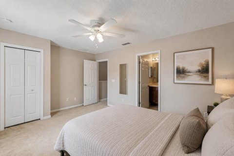 Townhouse in Oviedo, Florida 2 bedrooms, 124.86 sq.m. № 2238651 - photo 20