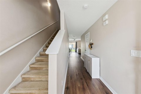 Townhouse in Oviedo, Florida 2 bedrooms, 124.86 sq.m. № 2238651 - photo 17