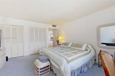 Copropriété à vendre à Miami, Floride: 2 chambres, 181.16 m2 № 1937866 - photo 9