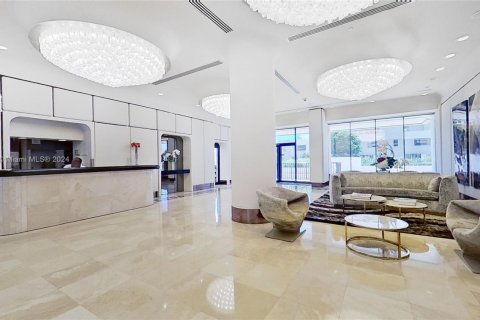 Condo in Miami, Florida, 2 bedrooms  № 1937866 - photo 19