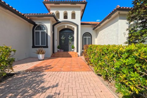 House in Loxahatchee Groves, Florida 5 bedrooms, 417.22 sq.m. № 2146414 - photo 15