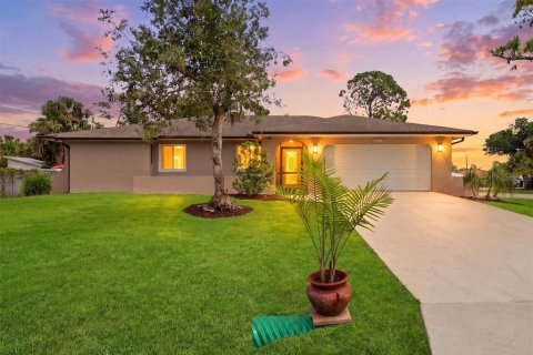 Villa ou maison à Port Charlotte, Floride 3 chambres, 163.69 m2 № 2220318