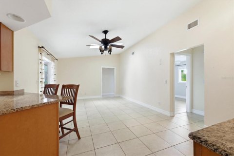 Casa en venta en Port Charlotte, Florida, 3 dormitorios, 163.69 m2 № 2220318 - foto 27