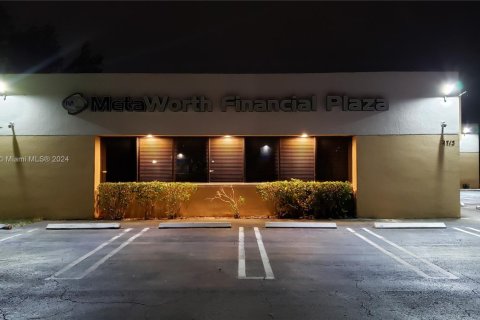 Oficina en alquiler en West Palm Beach, Florida № 1209204 - foto 1