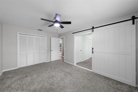House in Eustis, Florida 3 bedrooms, 217.3 sq.m. № 1904094 - photo 18