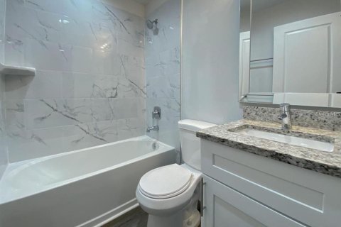 Apartment in Port Charlotte, Florida 3 bedrooms, 148.64 sq.m. № 1593215 - photo 4