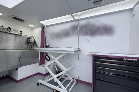 Commercial property in Davie, Florida № 2031831 - photo 4