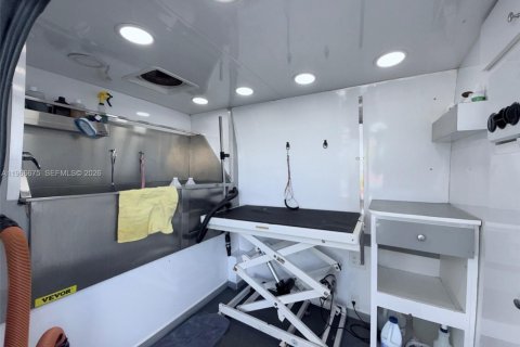 Commercial property in Davie, Florida № 2031831 - photo 9