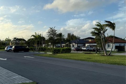 Townhouse in Homestead, Florida 4 bedrooms, 186.27 sq.m. № 1864680 - photo 26