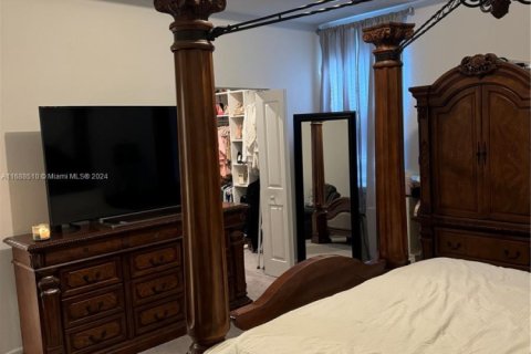 Townhouse in Homestead, Florida 4 bedrooms, 186.27 sq.m. № 1864680 - photo 23