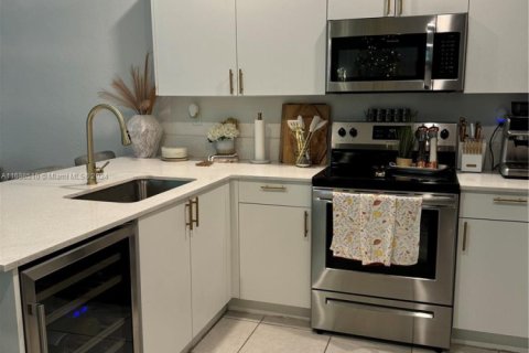 Townhouse in Homestead, Florida 4 bedrooms, 186.27 sq.m. № 1864680 - photo 6