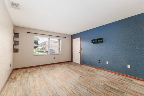 Condo in Lakeland, Florida, 2 bedrooms  № 2222606 - photo 2