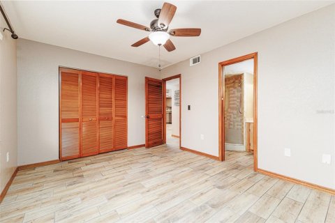 Condo in Lakeland, Florida, 2 bedrooms  № 2222606 - photo 17