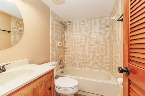 Condo in Lakeland, Florida, 2 bedrooms  № 2222606 - photo 12