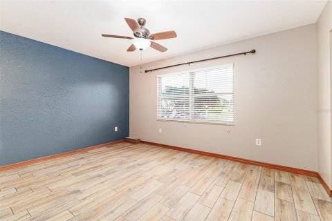 Condo in Lakeland, Florida, 2 bedrooms  № 2222606 - photo 4