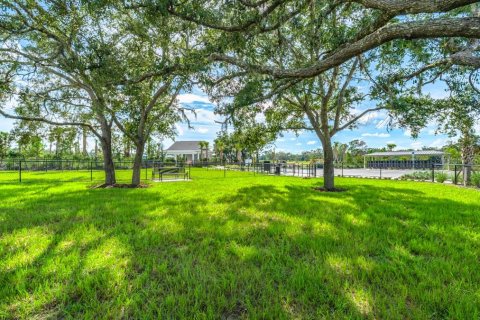 House in Hudson, Florida 4 bedrooms, 168.43 sq.m. № 2148376 - photo 12