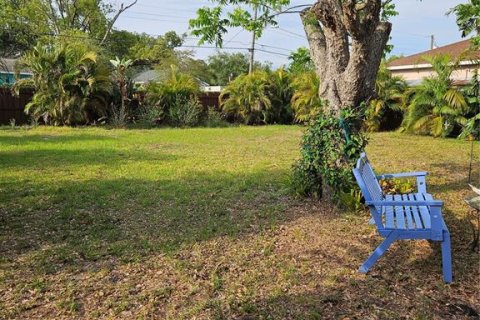 House in New Port Richey, Florida 2 bedrooms, 97.36 sq.m. № 1679427 - photo 3