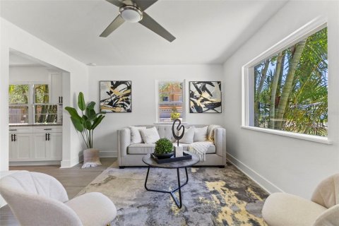 Casa en venta en Tampa, Florida, 3 dormitorios, 123 m2 № 2157610 - foto 4