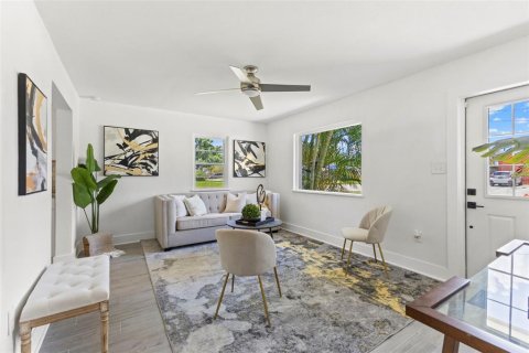 Casa en venta en Tampa, Florida, 3 dormitorios, 123 m2 № 2157610 - foto 3