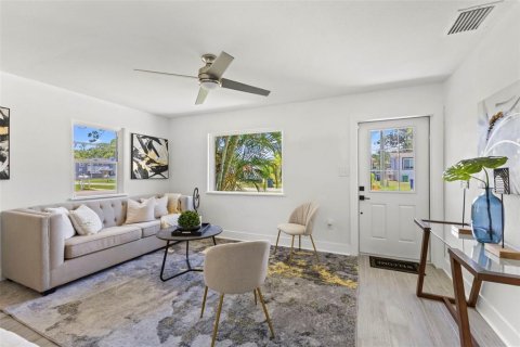 Casa en venta en Tampa, Florida, 3 dormitorios, 123 m2 № 2157610 - foto 2