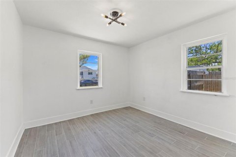 Casa en venta en Tampa, Florida, 3 dormitorios, 123 m2 № 2157610 - foto 18