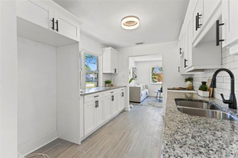 Casa en venta en Tampa, Florida, 3 dormitorios, 123 m2 № 2157610 - foto 12