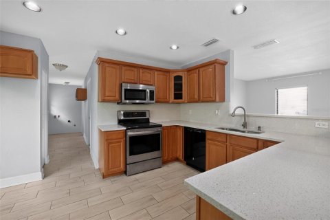 Villa ou maison à vendre à Tampa, Floride: 4 chambres, 183.2 m2 № 2156891 - photo 15