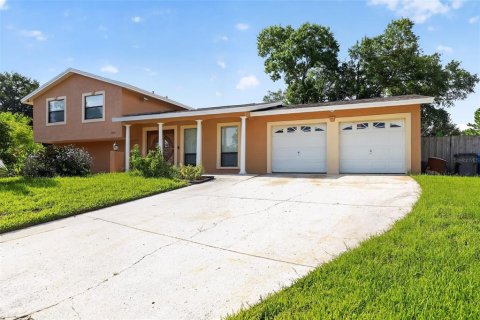 Villa ou maison à vendre à Tampa, Floride: 4 chambres, 183.2 m2 № 2156891 - photo 2