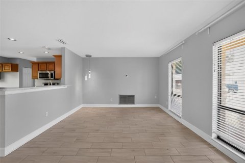 Villa ou maison à vendre à Tampa, Floride: 4 chambres, 183.2 m2 № 2156891 - photo 12