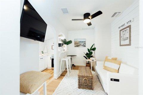 Appartement à louer à Saint Petersburg, Floride: 1 chambre, 51.1 m2 № 1870118 - photo 2