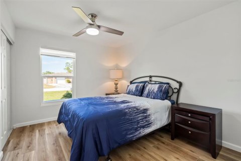 House in Port Charlotte, Florida 3 bedrooms, 123 sq.m. № 1569892 - photo 20