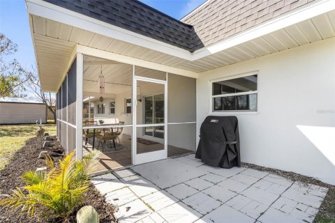 House in Port Charlotte, Florida 3 bedrooms, 123 sq.m. № 1569892 - photo 28