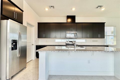 Villa ou maison à louer à Orlando, Floride: 4 chambres, 278.71 m2 № 2387526 - photo 9