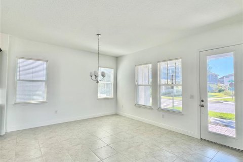 Villa ou maison à louer à Orlando, Floride: 4 chambres, 278.71 m2 № 2387526 - photo 15