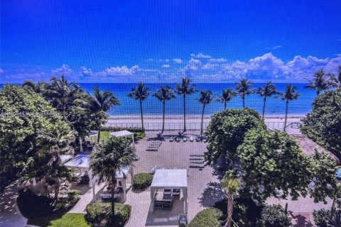 Condo in Hollywood, Florida, 1 bedroom  № 1938926 - photo 24