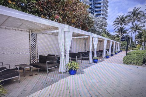 Condo in Hollywood, Florida, 1 bedroom  № 1938926 - photo 20