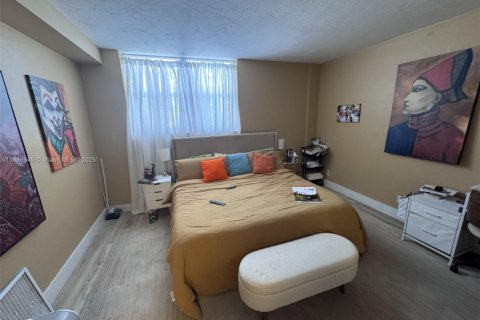 Condo in Hollywood, Florida, 1 bedroom  № 1938926 - photo 7