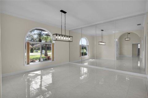House in Lakeland, Florida 4 bedrooms, 264.03 sq.m. № 1907382 - photo 18