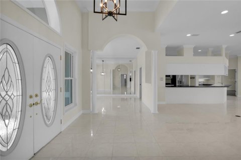 House in Lakeland, Florida 4 bedrooms, 264.03 sq.m. № 1907382 - photo 11